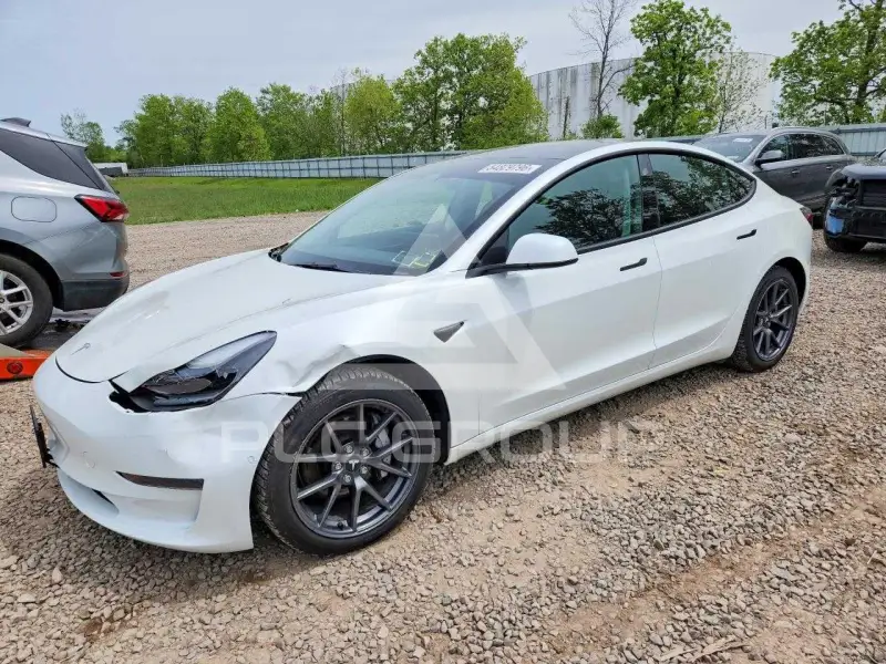 2022 Tesla Model 3 фото