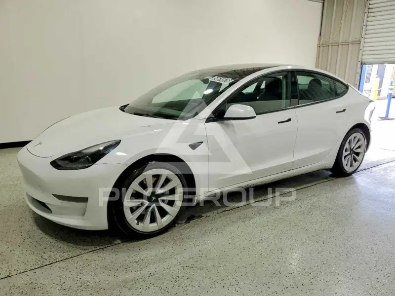 2022 Tesla Model 3 фото