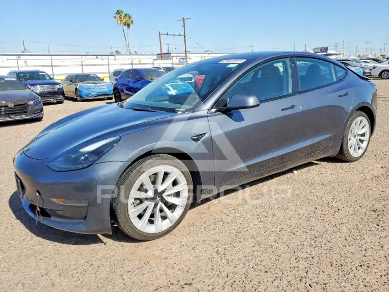2022 Tesla Model 3 фото