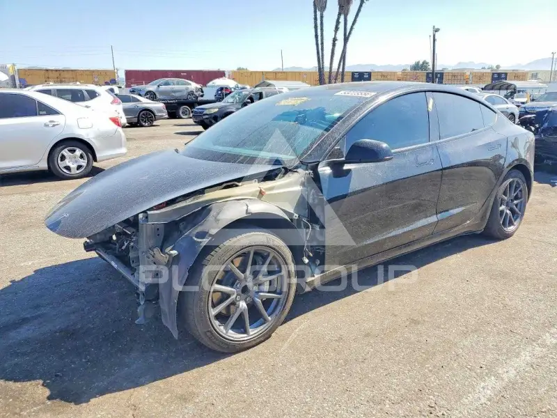 2022 Tesla Model 3 фото
