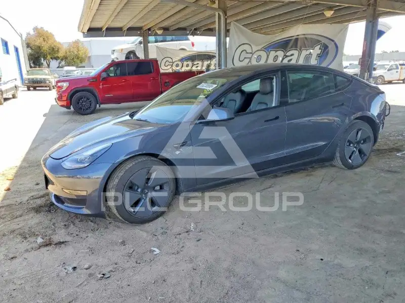 2022 Tesla Model 3 фото