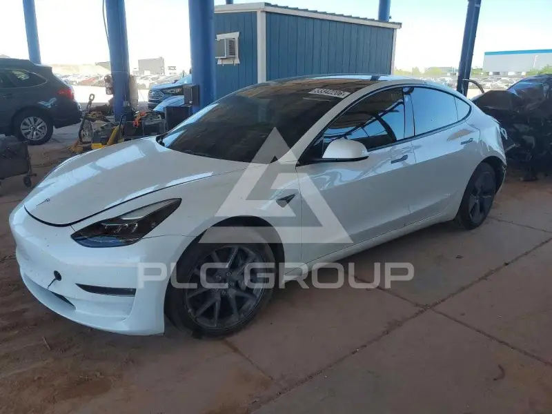 2022 Tesla Model 3 фото