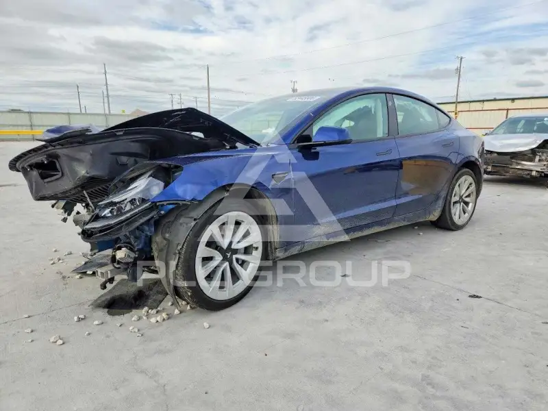 2022 Tesla Model 3 фото