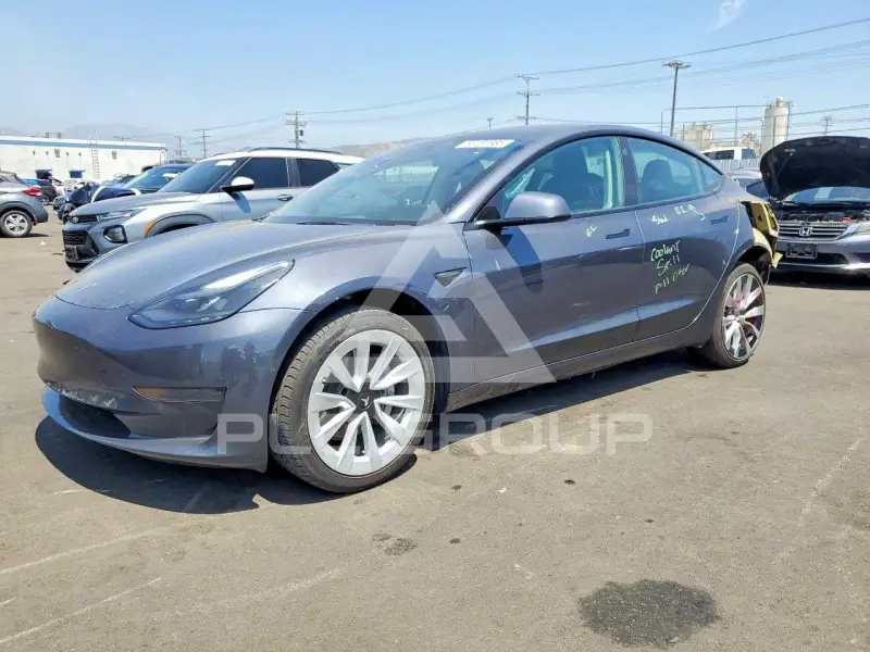 2022 Tesla Model 3 фото