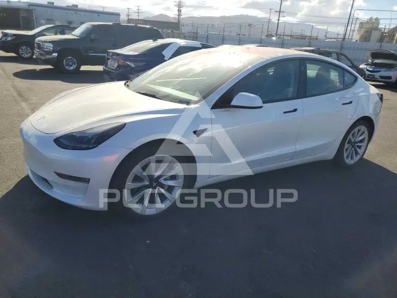 2022 Tesla Model 3 фото