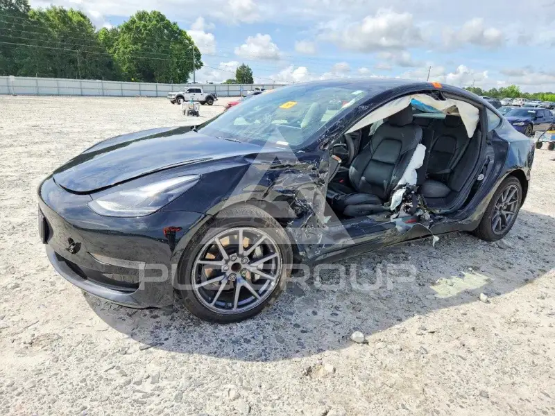2022 Tesla Model 3 фото