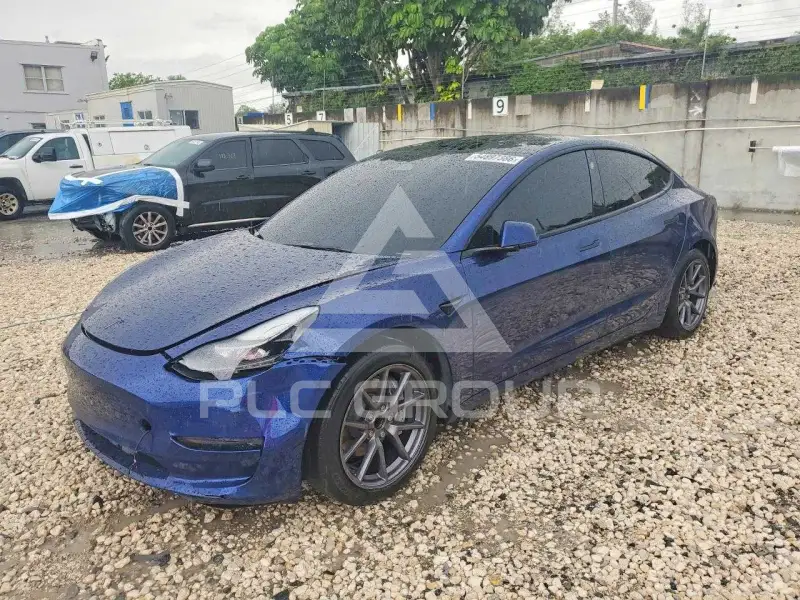 2022 Tesla Model 3 фото