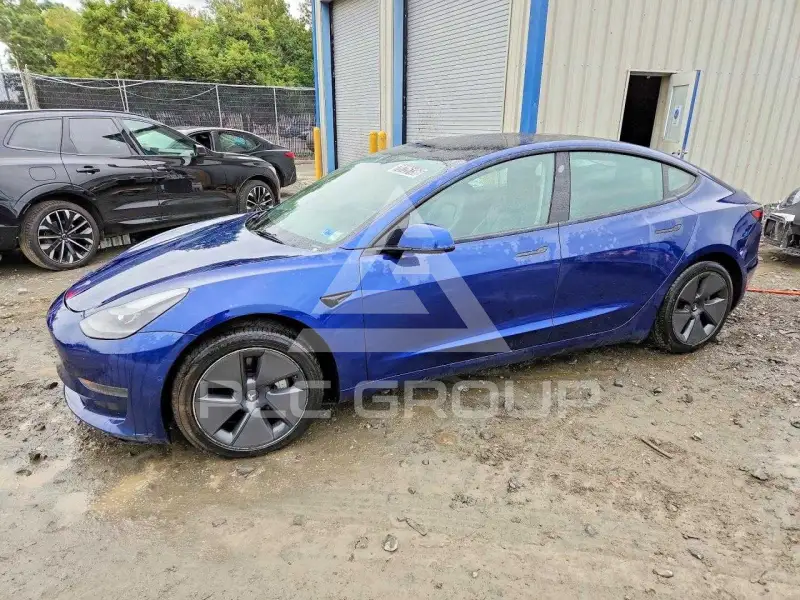 2022 Tesla Model 3 фото
