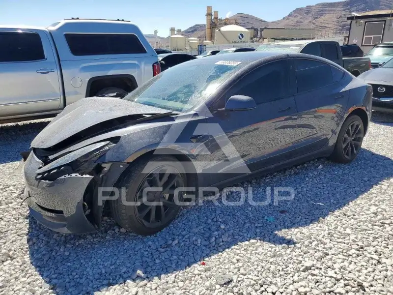 2022 Tesla Model 3 фото