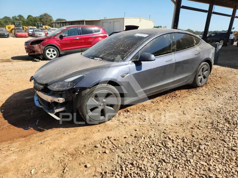 2022 Tesla Model 3 фото