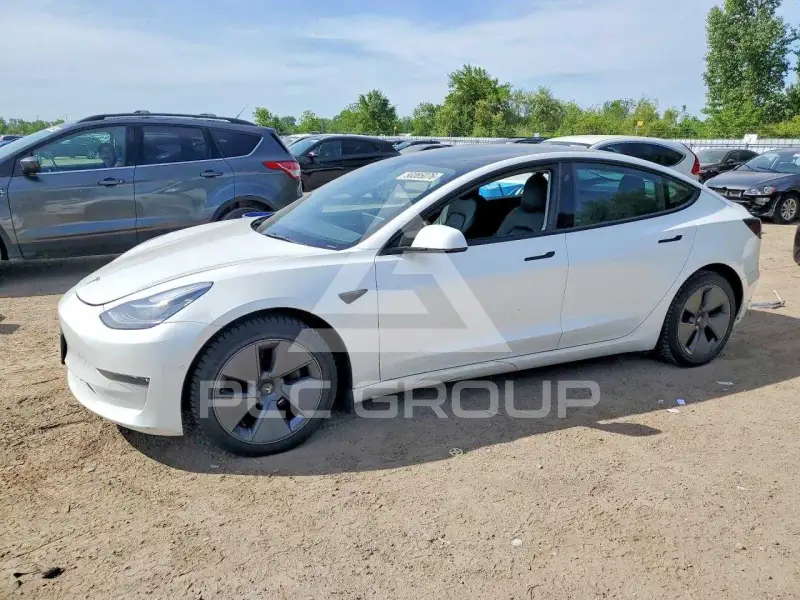 2022 Tesla Model 3 фото