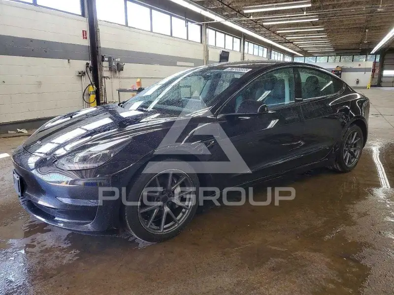 2022 Tesla Model 3 фото