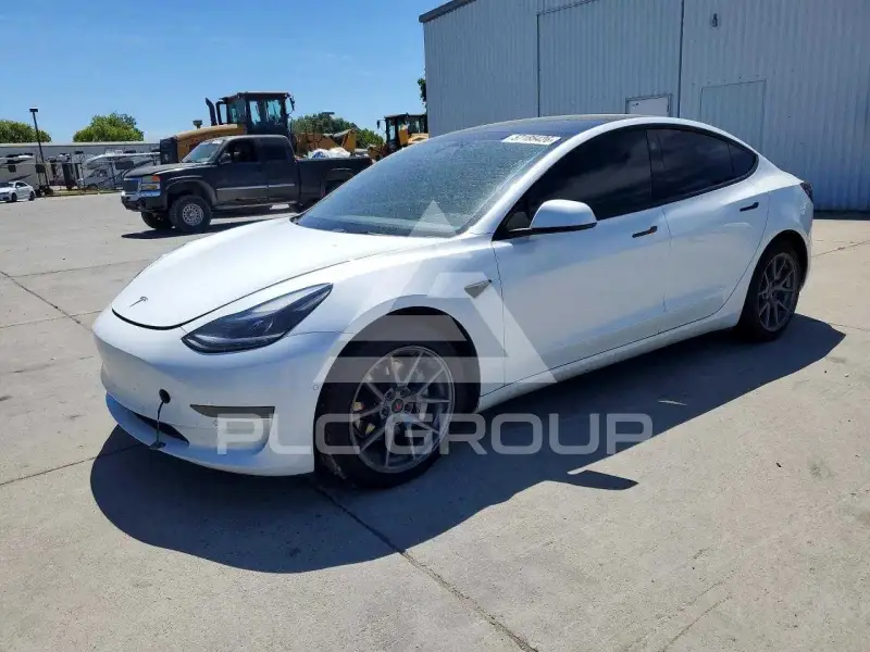 2022 Tesla Model 3 фото
