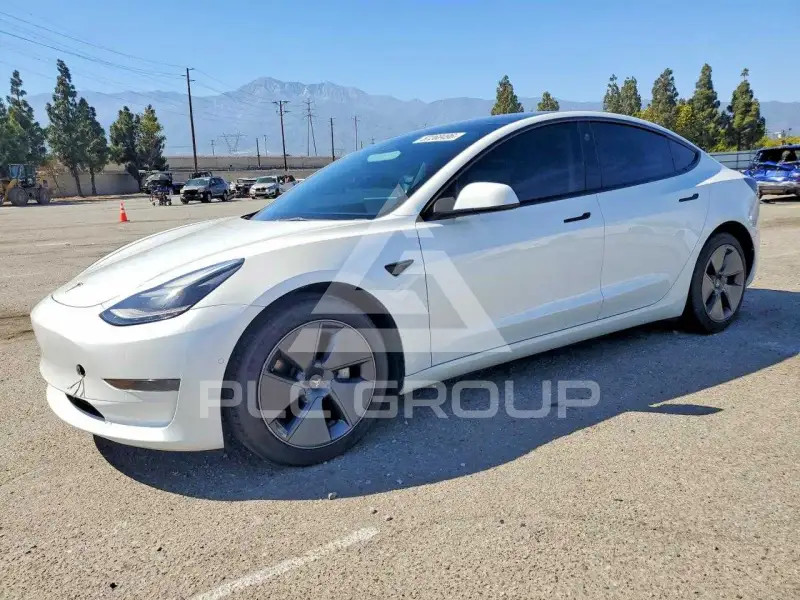 2022 Tesla Model 3 фото
