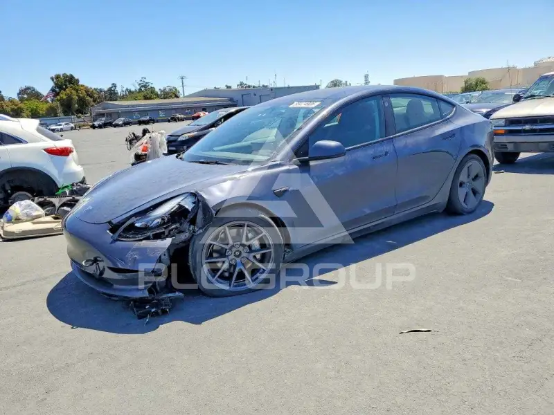 2022 Tesla Model 3 фото