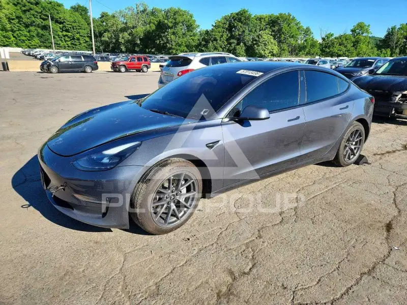 2022 Tesla Model 3 фото