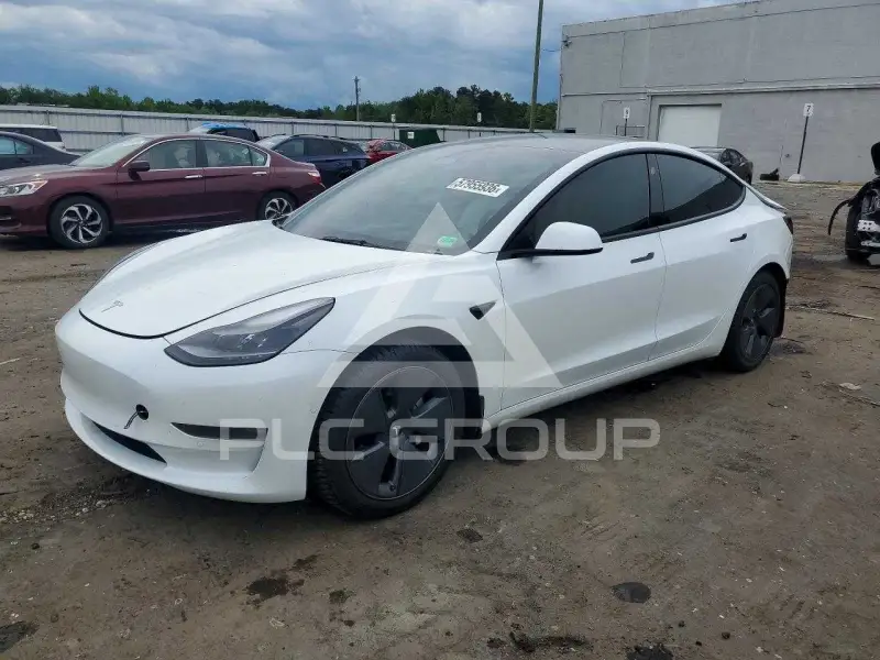 2022 Tesla Model 3 фото