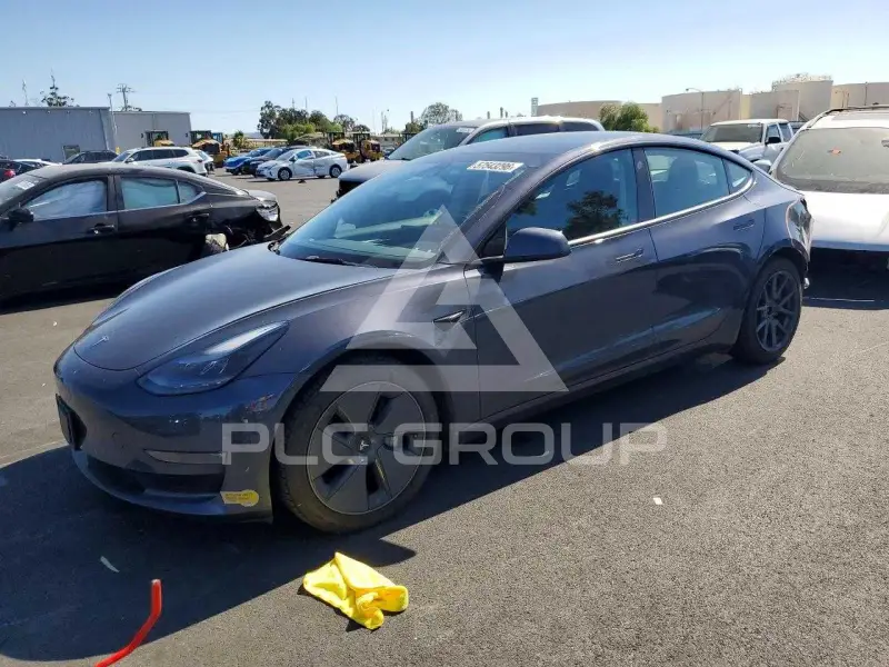 2022 Tesla Model 3 фото