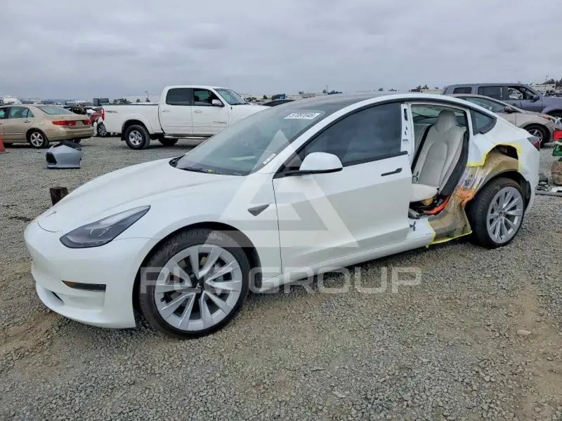 2022 Tesla Model 3 фото
