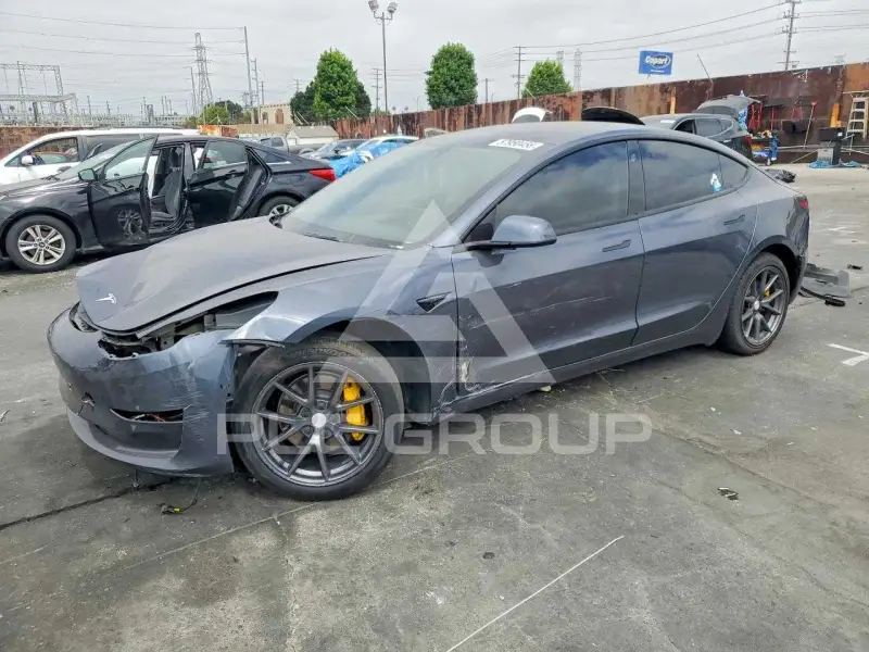 2022 Tesla Model 3 фото
