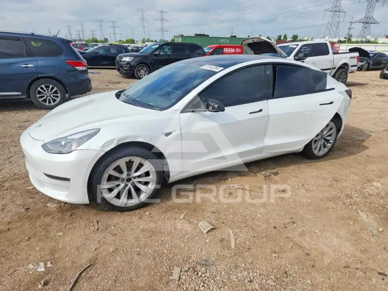 2022 Tesla Model 3 фото