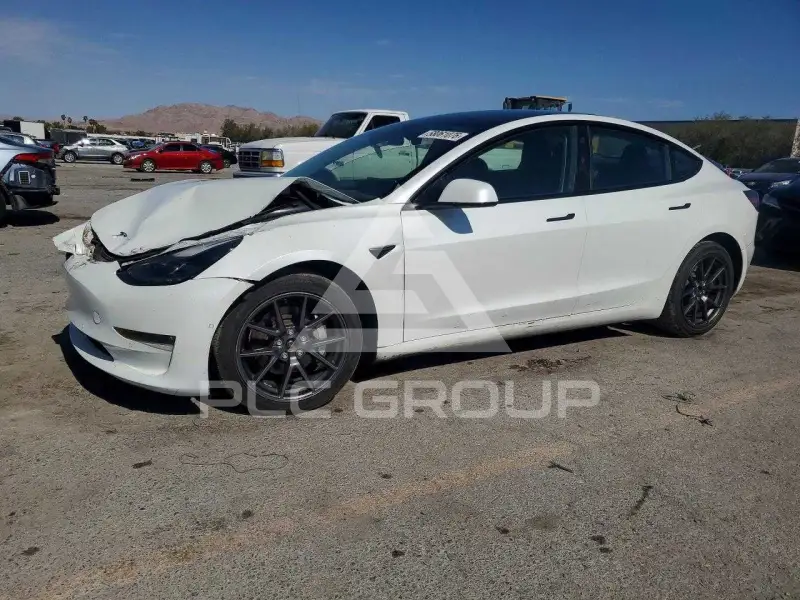 2022 Tesla Model 3 фото