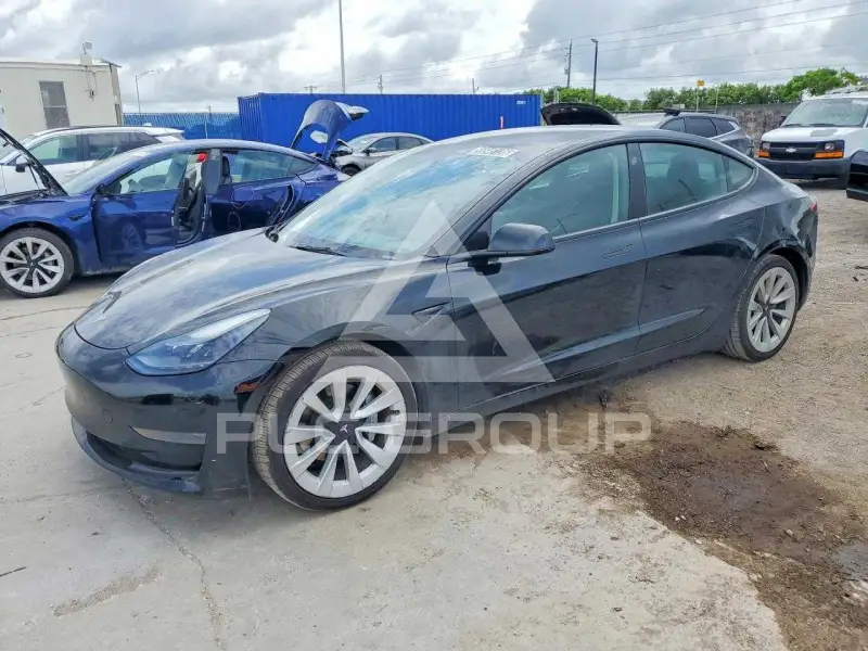 2022 Tesla Model 3 фото