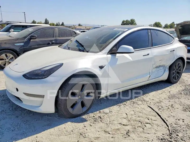 2022 Tesla Model 3 фото