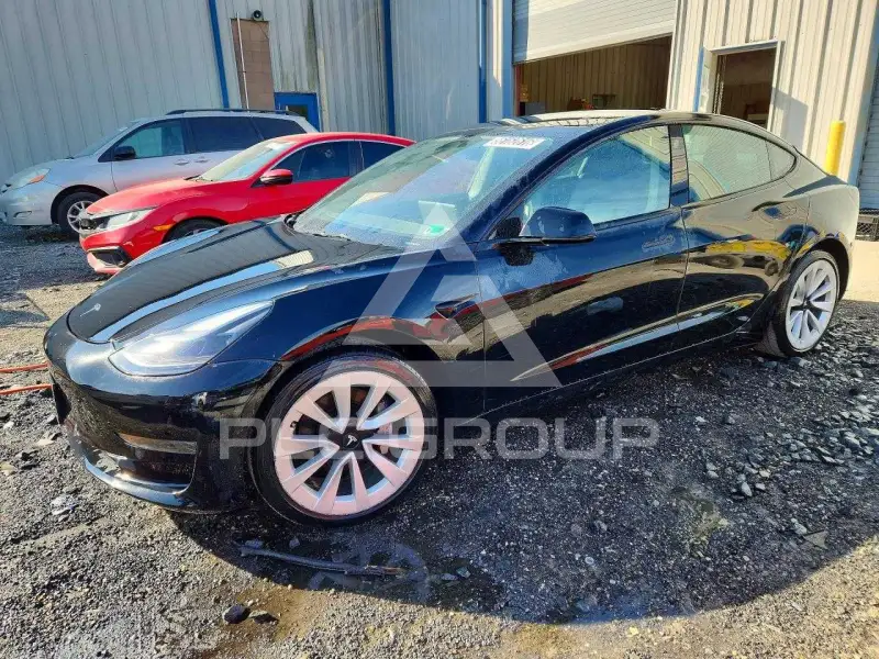 2022 Tesla Model 3 фото
