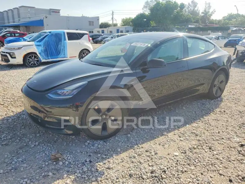 2022 Tesla Model 3 фото