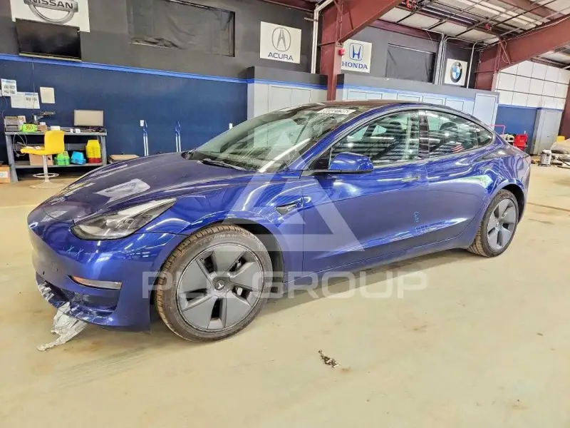 2022 Tesla Model 3 фото