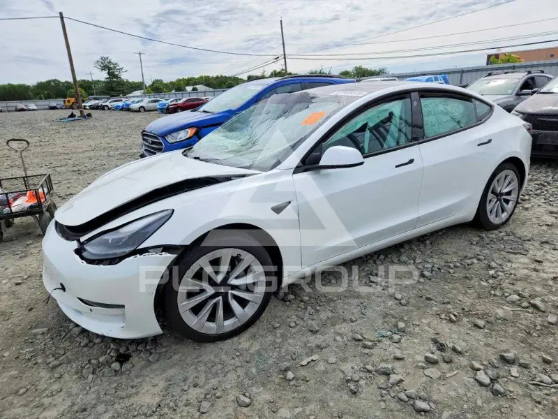 2022 Tesla Model 3 фото