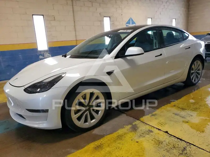 2022 Tesla Model 3 фото