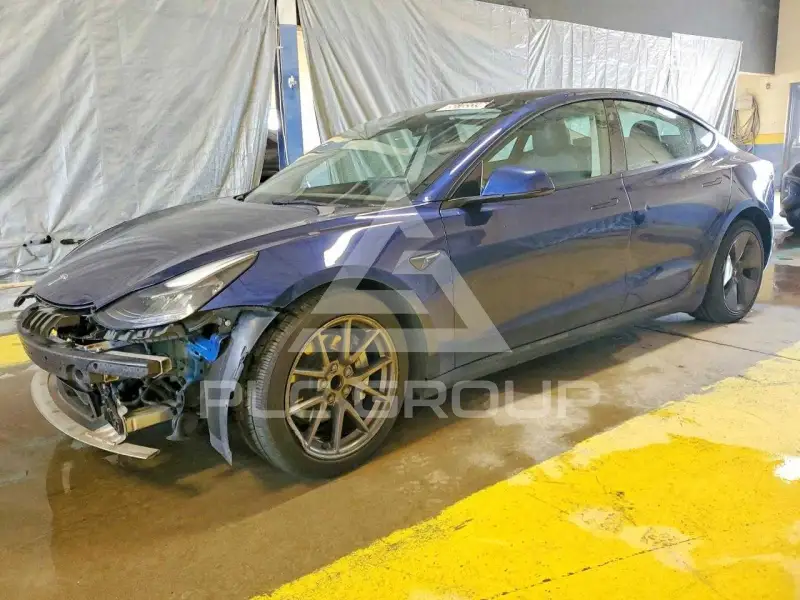 2022 Tesla Model 3 фото