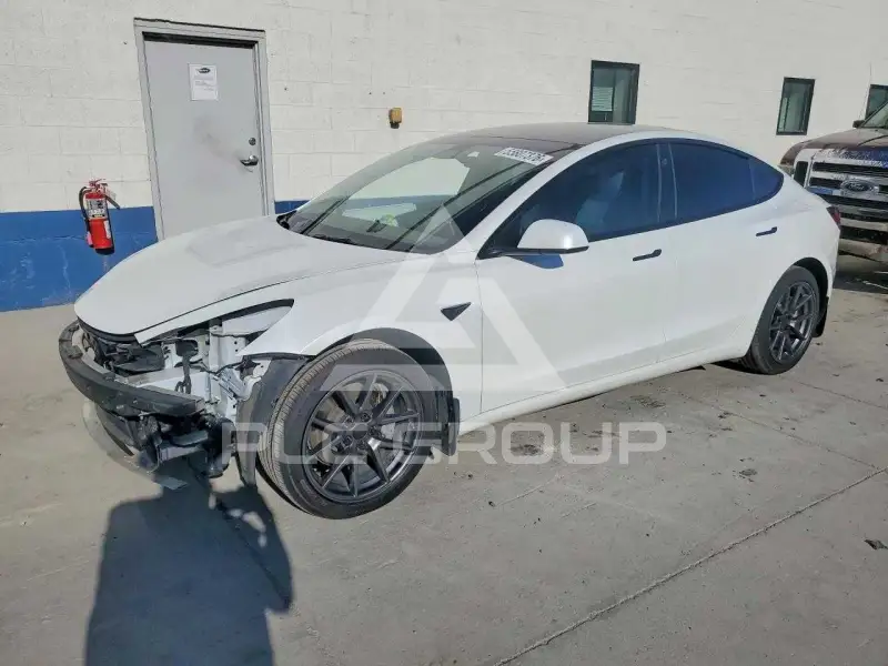 2022 Tesla Model 3 фото