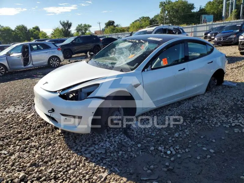 2022 Tesla Model 3 фото