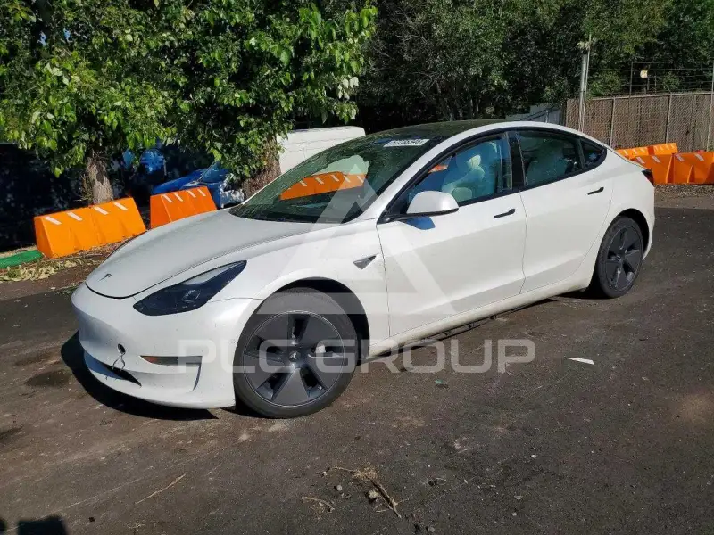 2022 Tesla Model 3 фото