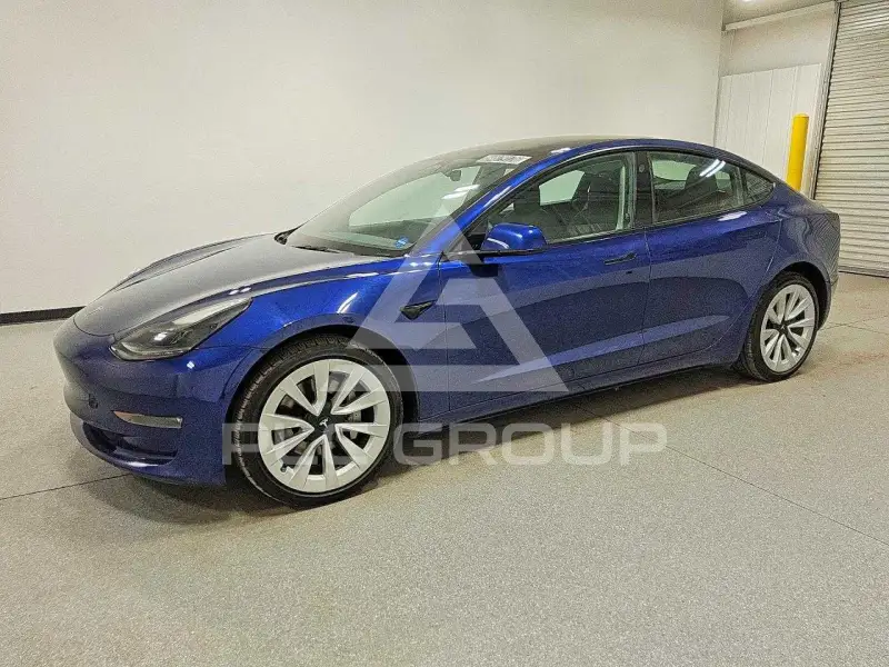 2022 Tesla Model 3 фото