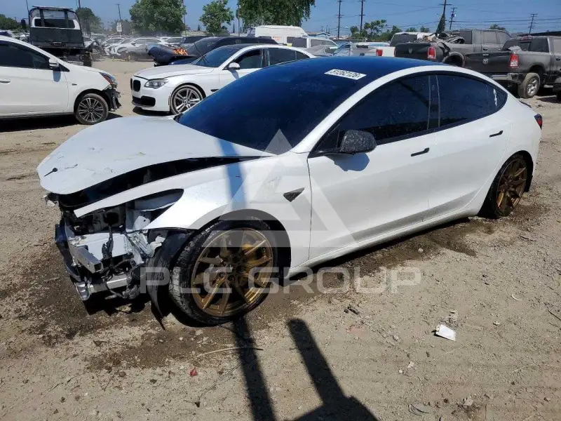 2022 Tesla Model 3 фото