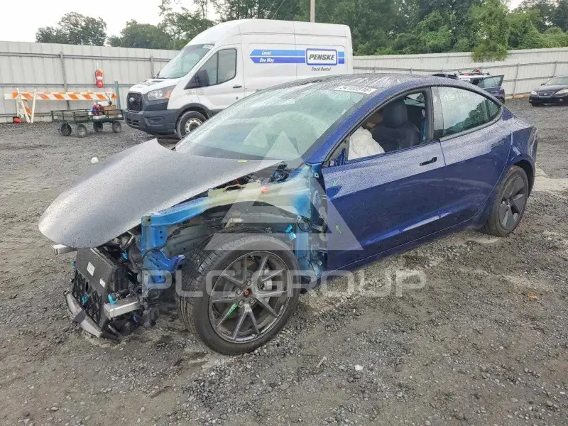 2022 Tesla Model 3 фото