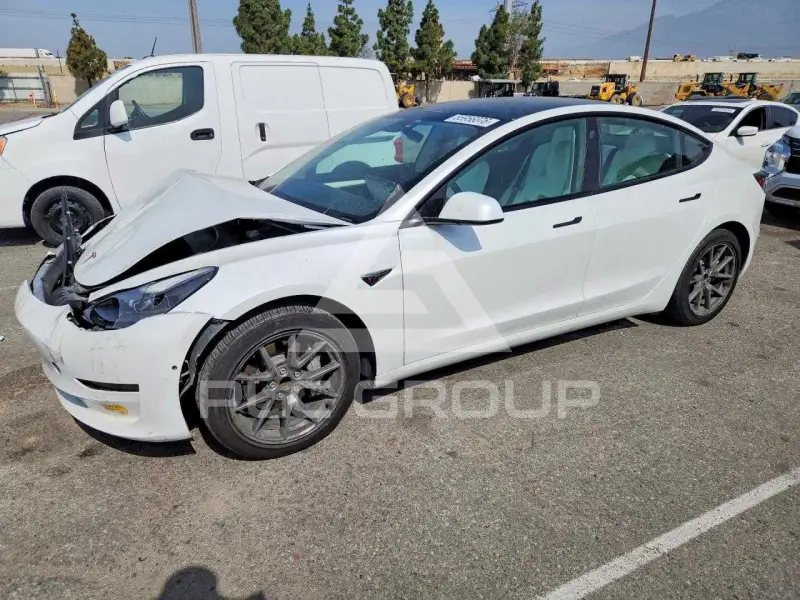 2022 Tesla Model 3 фото