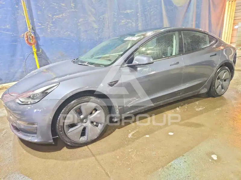 2022 Tesla Model 3 фото