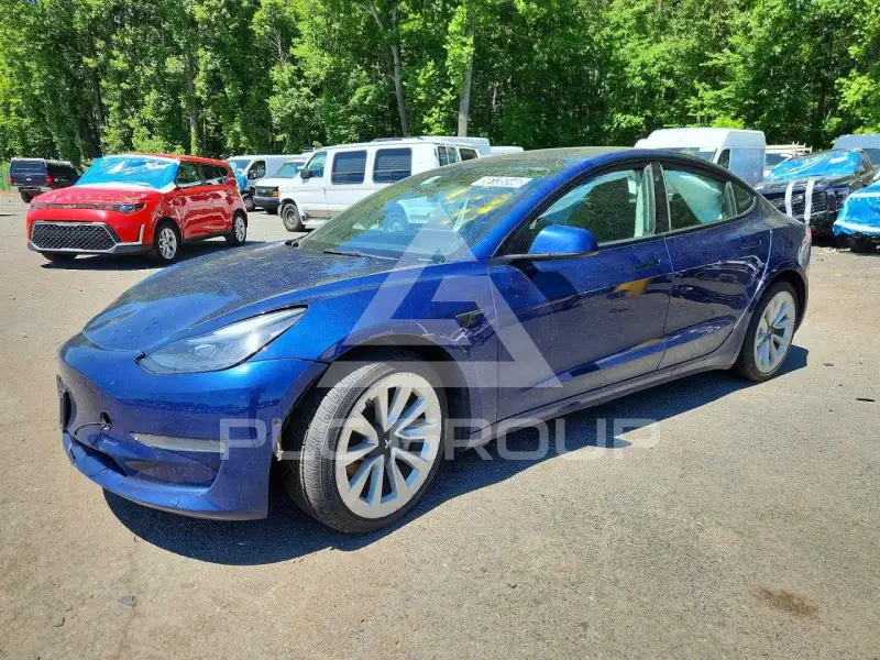 2022 Tesla Model 3 фото