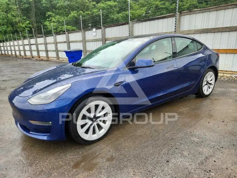 2022 Tesla Model 3 фото