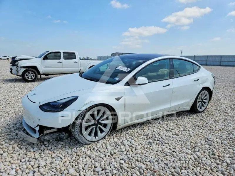 2022 Tesla Model 3 фото