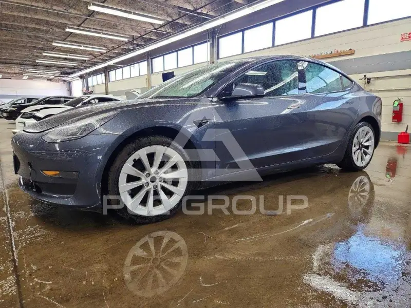 2022 Tesla Model 3 фото