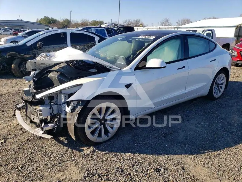 2022 Tesla Model 3 фото