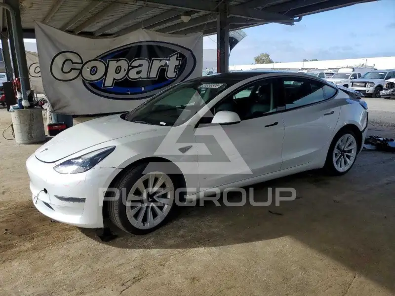 2022 Tesla Model 3 фото