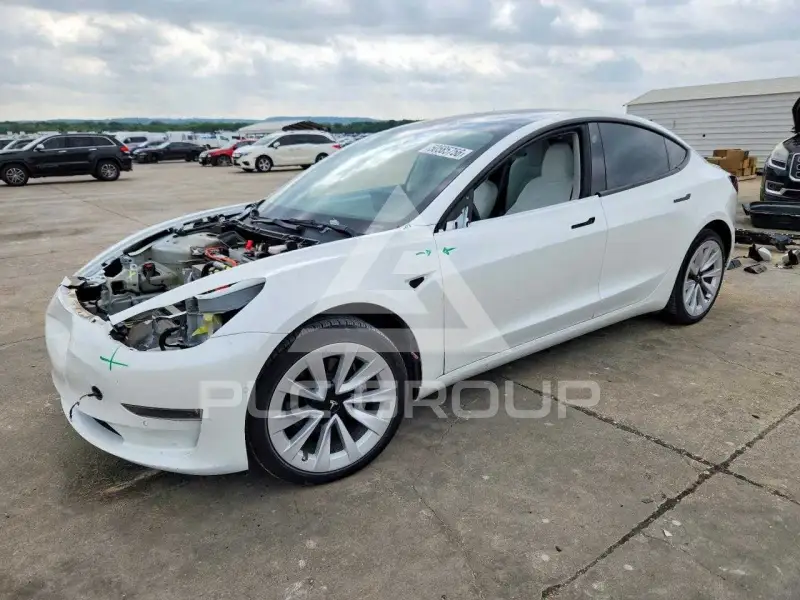 2022 Tesla Model 3 фото