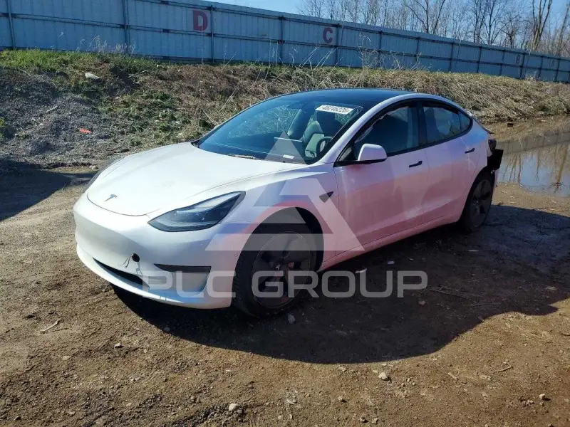 2022 Tesla Model 3 фото